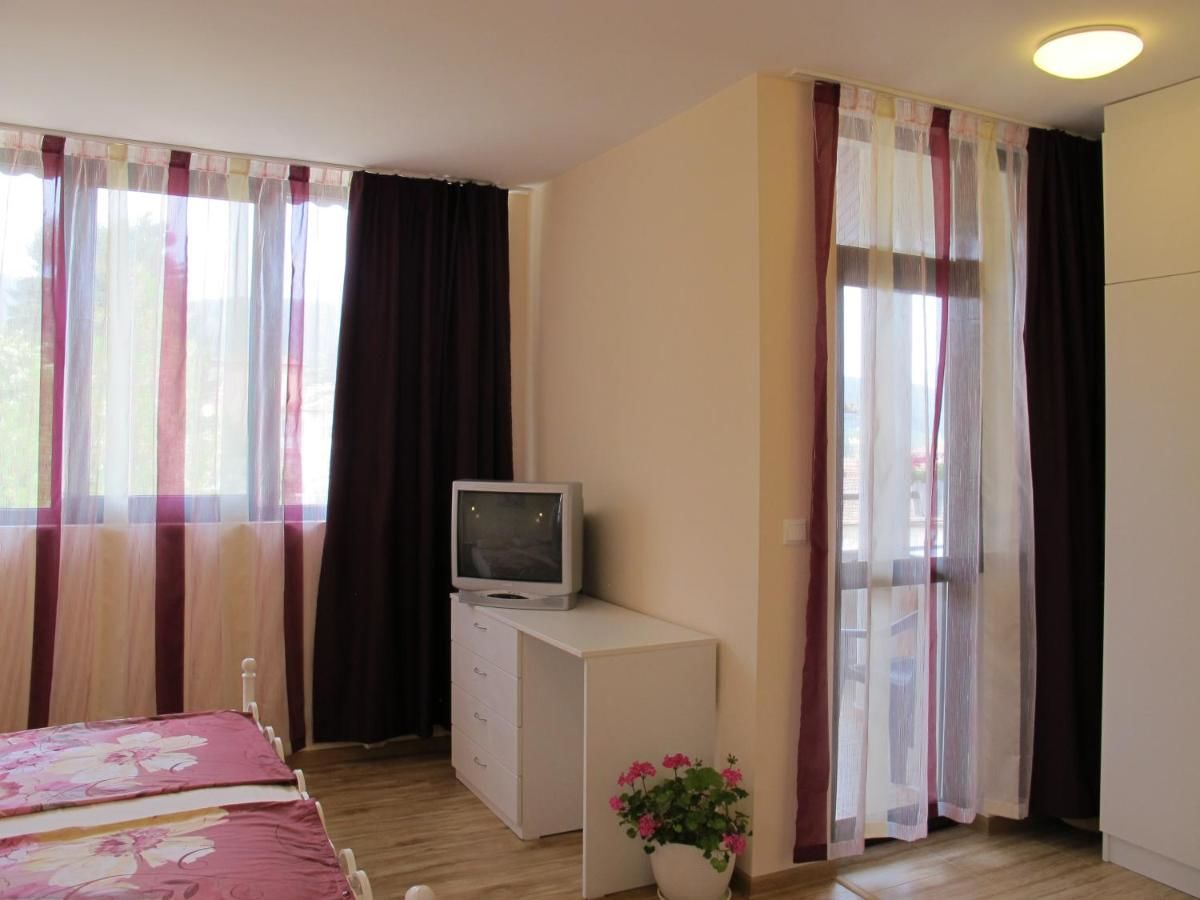 Гостевой дом Guest House Lefterova Котел-5